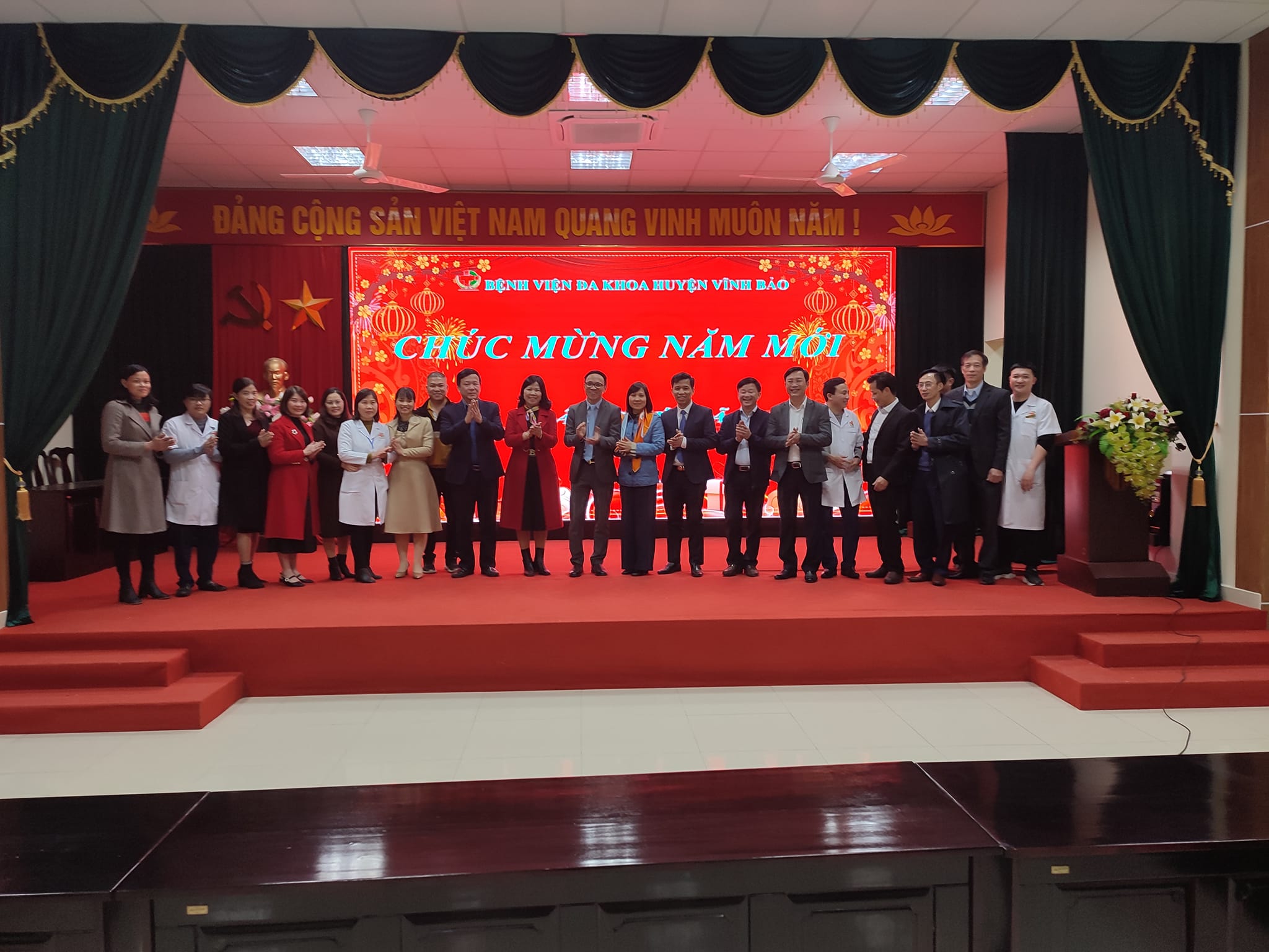 ĐOÀN CÔNG TÁC THÀNH ỦY HẢI PHÒNG, HUYỆN ỦY, UBND, UBMTTQ HUYỆN VĨNH BẢO THĂM VÀ CHÚC TẾT CBNV Y TẾ BỆNH VIỆN  ĐA KHOA HUYỆN VĨNH BẢO NHÂN DỊP TẾT NGUYÊN ĐÁN 2023