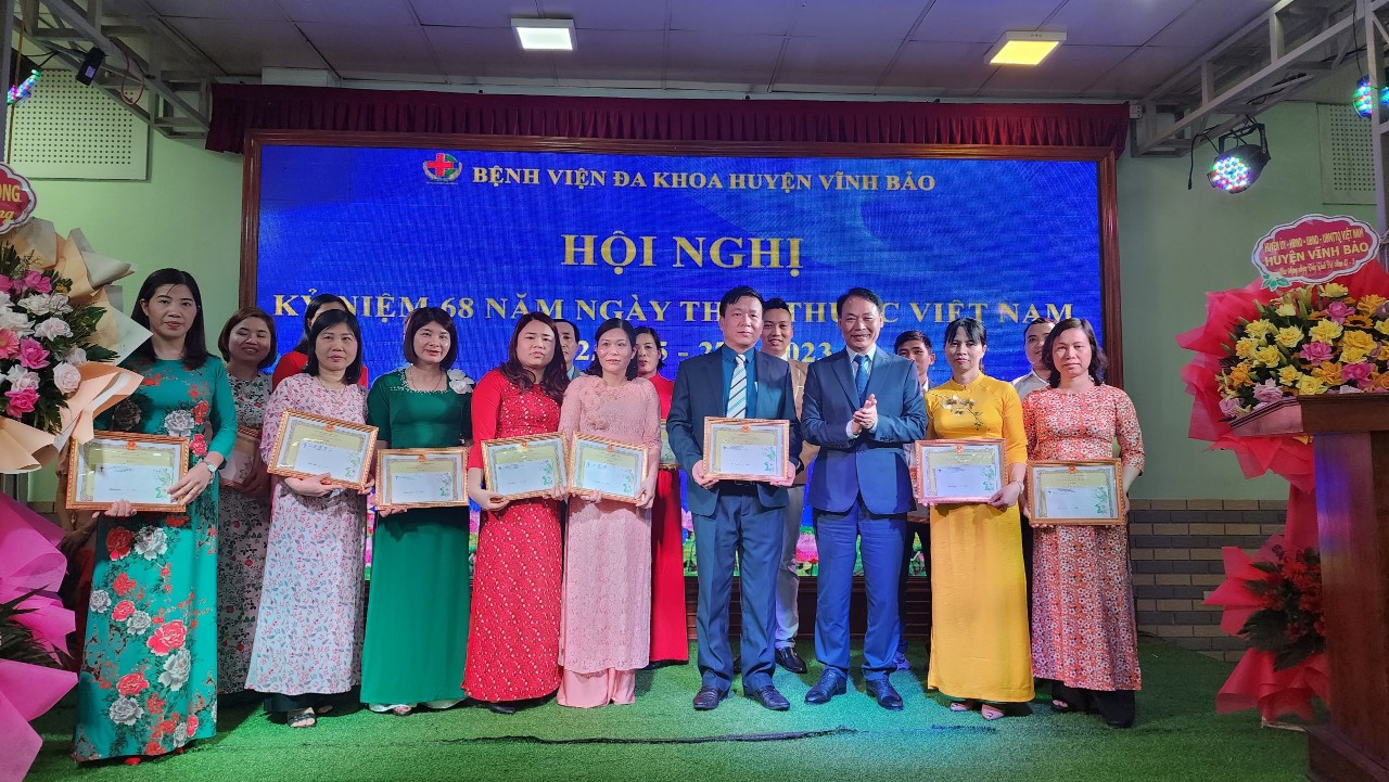 BỆNH VIỆN ĐA KHOA HUYỆN VĨNH BẢO TỔ CHỨC HỘI NGHỊ KỶ NIỆM 68 NĂM NGÀY THẦY THUỐC VIỆT NAM (27/02/1955-27/02/2023)