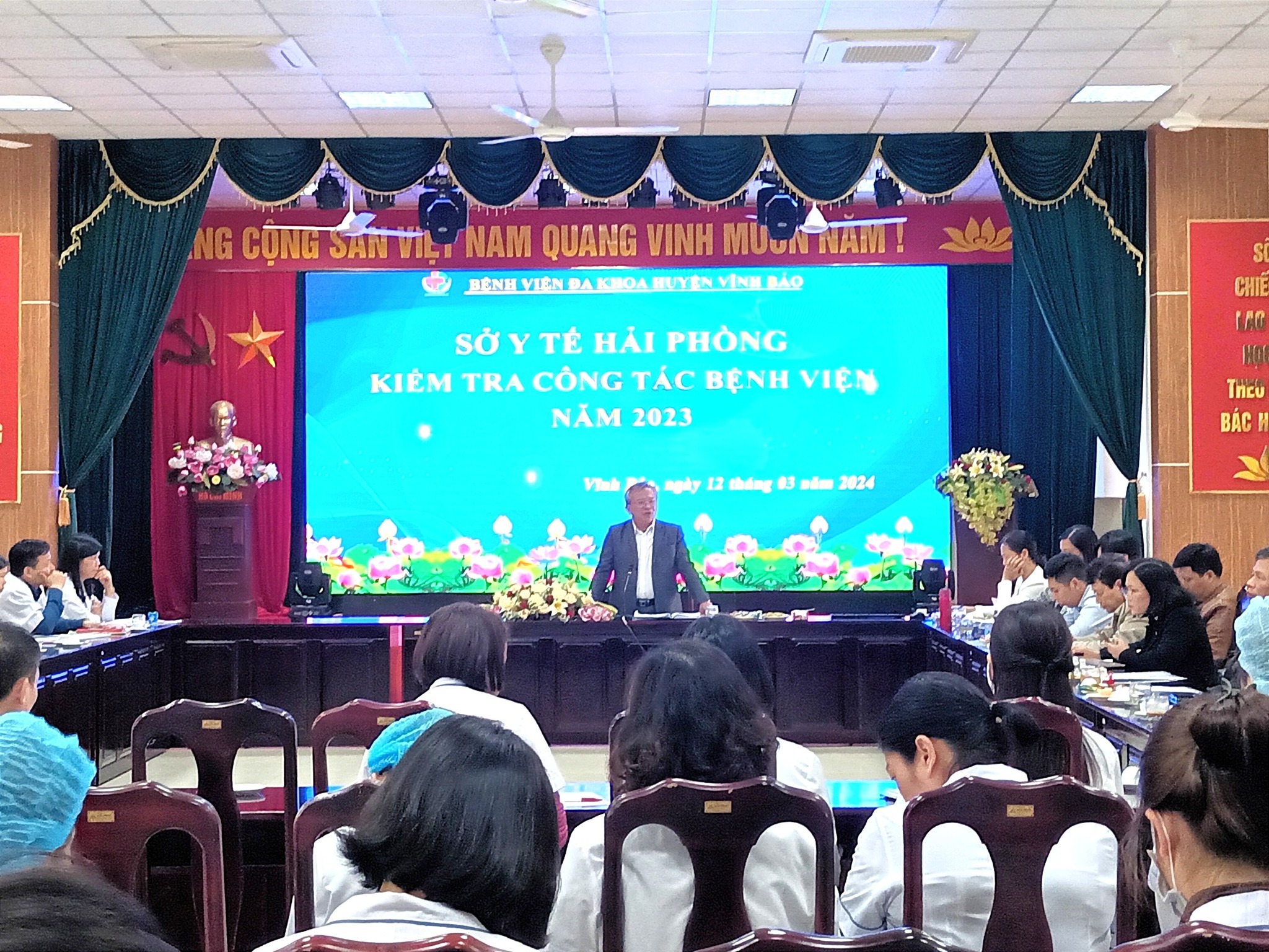 ĐOÀN CÔNG TÁC CỦA SỞ Y TẾ HẢI PHÒNG VỀ KIỂM TRA CÔNG TÁC BỆNH VIỆN ĐA KHOA HUYỆN VĨNH BẢO NĂM 2023.