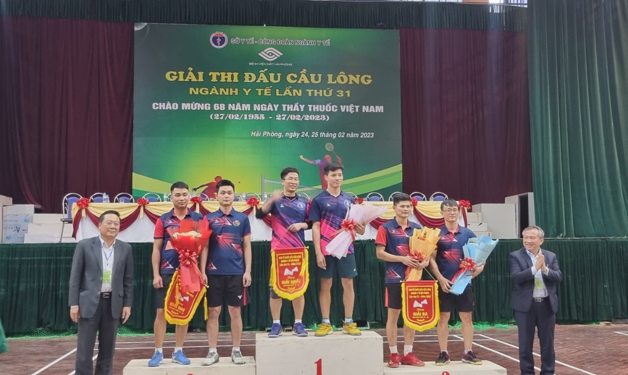 ĐOÀN VĐV CỦA BỆNH VIỆN ĐA KHOA HUYỆN VĨNH BẢO THAM DỰ GIẢI CẦU LÔNG NGÀNH Y TẾ HẢI PHÒNG LẦN THỨ 31.